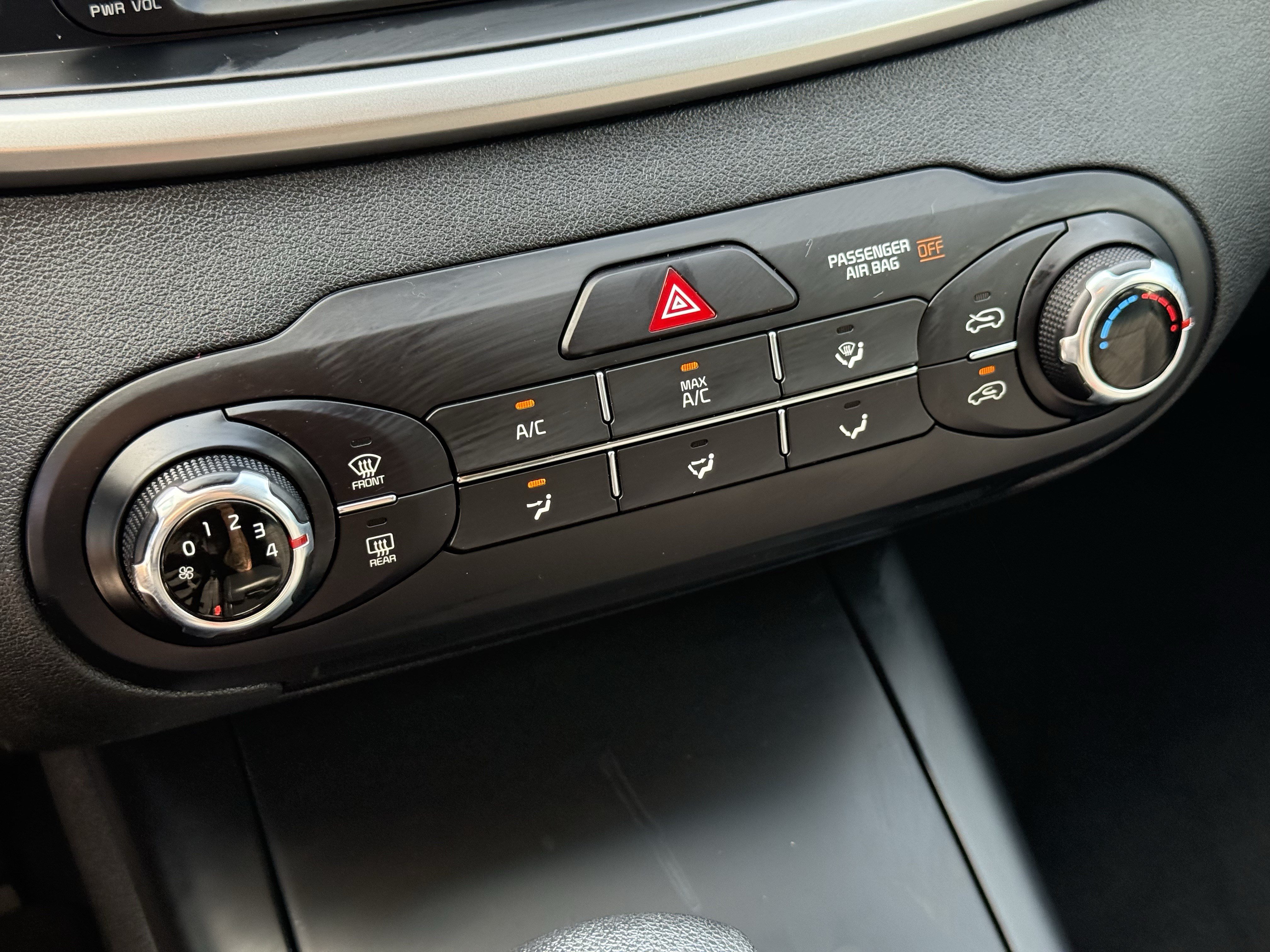 Used 2020 Kia Sorento FWD V6 image 24