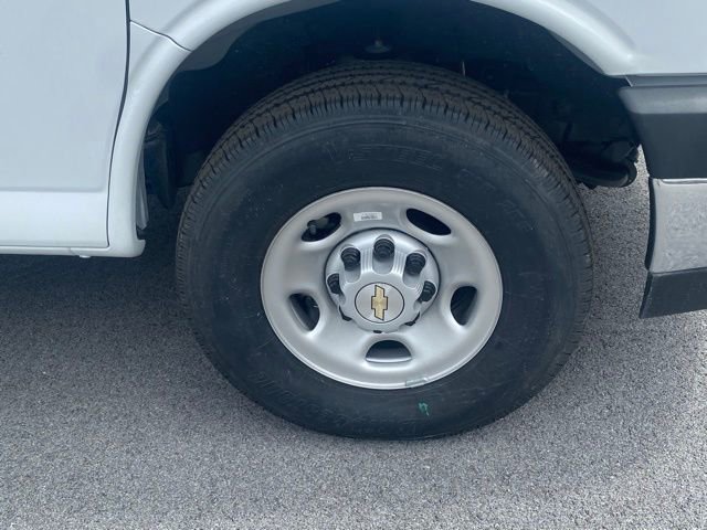 New 2025 Chevrolet Express 3500 w/ Power Convenience Package image 15