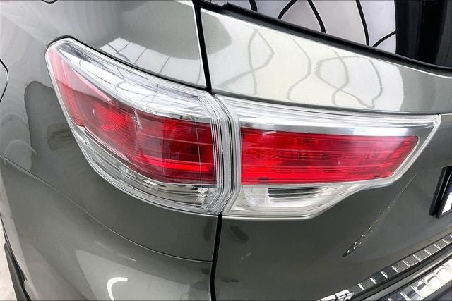 Used 2015 Toyota Highlander XLE AWD/4WD image 27