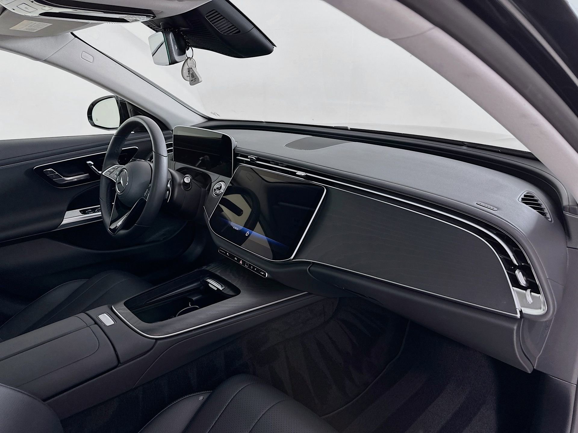 Used 2025 Mercedes-Benz E 350 Sedan image 31