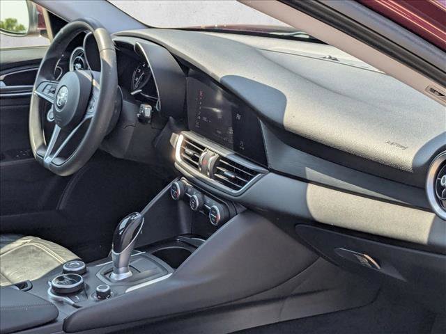 Used 2017 Alfa Romeo Giulia image 22