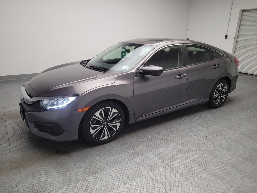 Used 2018 Honda Civic EX-T image 2