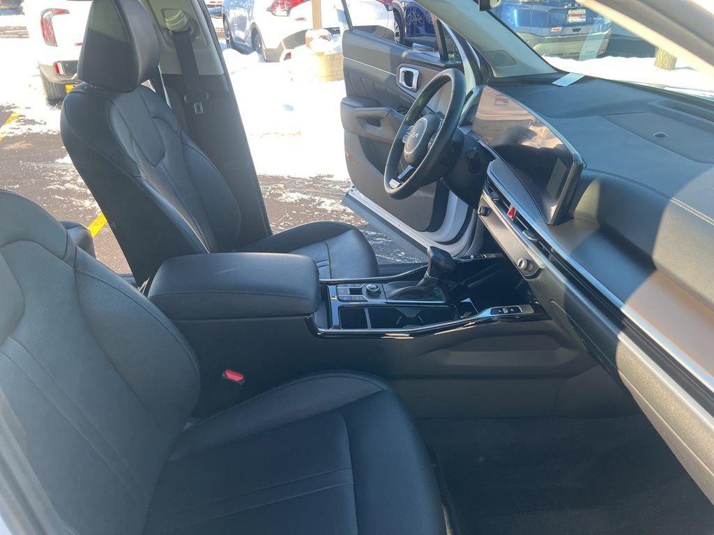 Certified 2024 Kia Sorento SX image 22