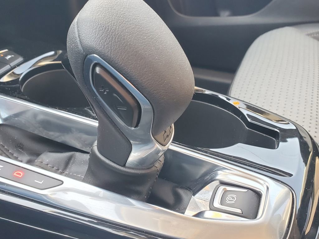 Used 2024 Chevrolet Trax LT FWD image 24