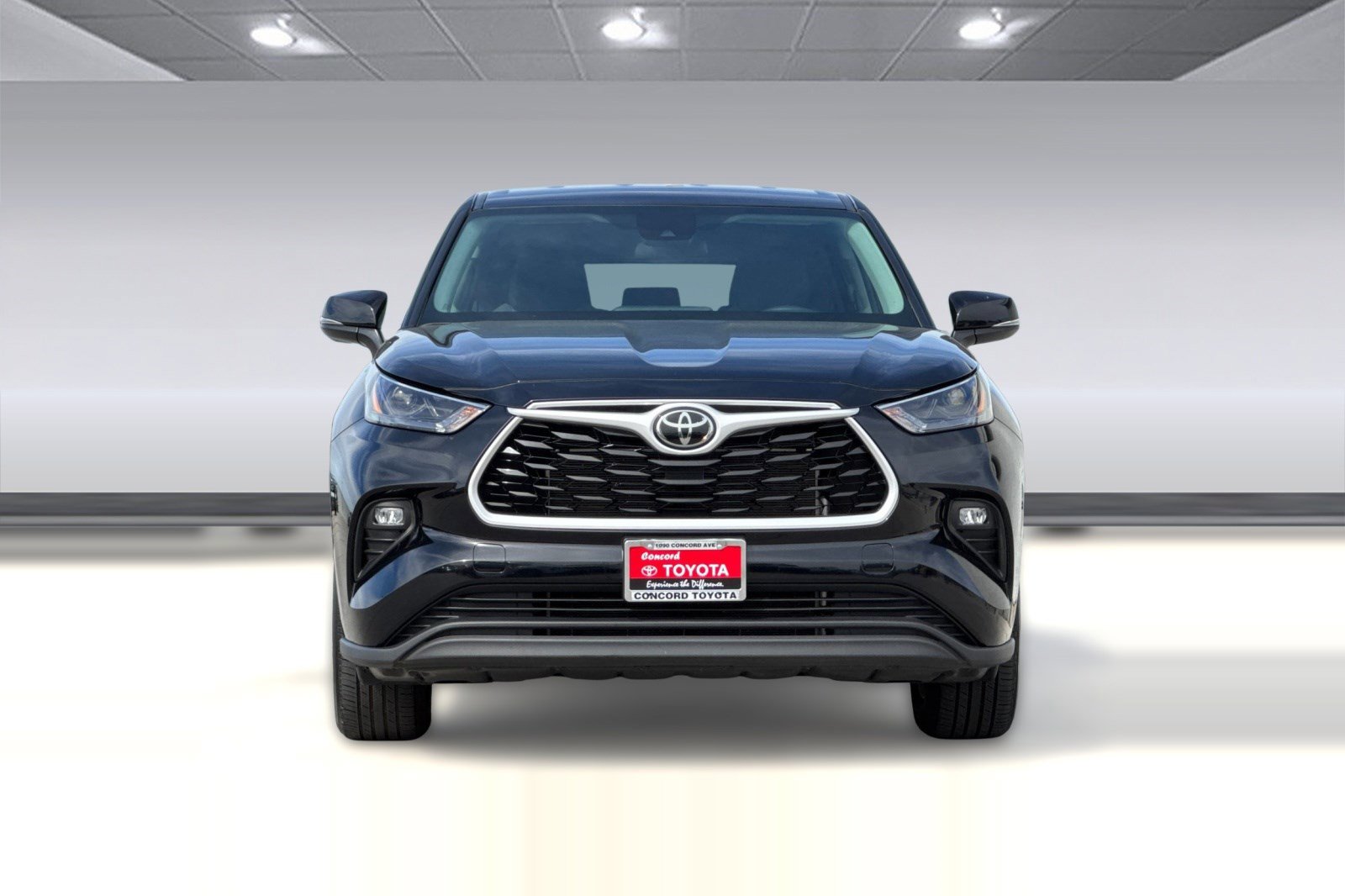 Used 2025 Toyota Highlander LE image 5