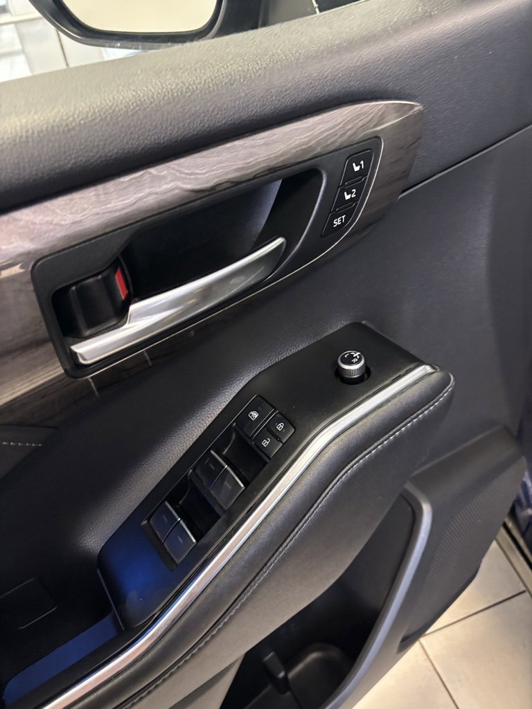 Certified 2020 Toyota Highlander Limited image 11