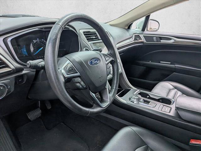 Used 2020 Ford Fusion SEL FWD image 9