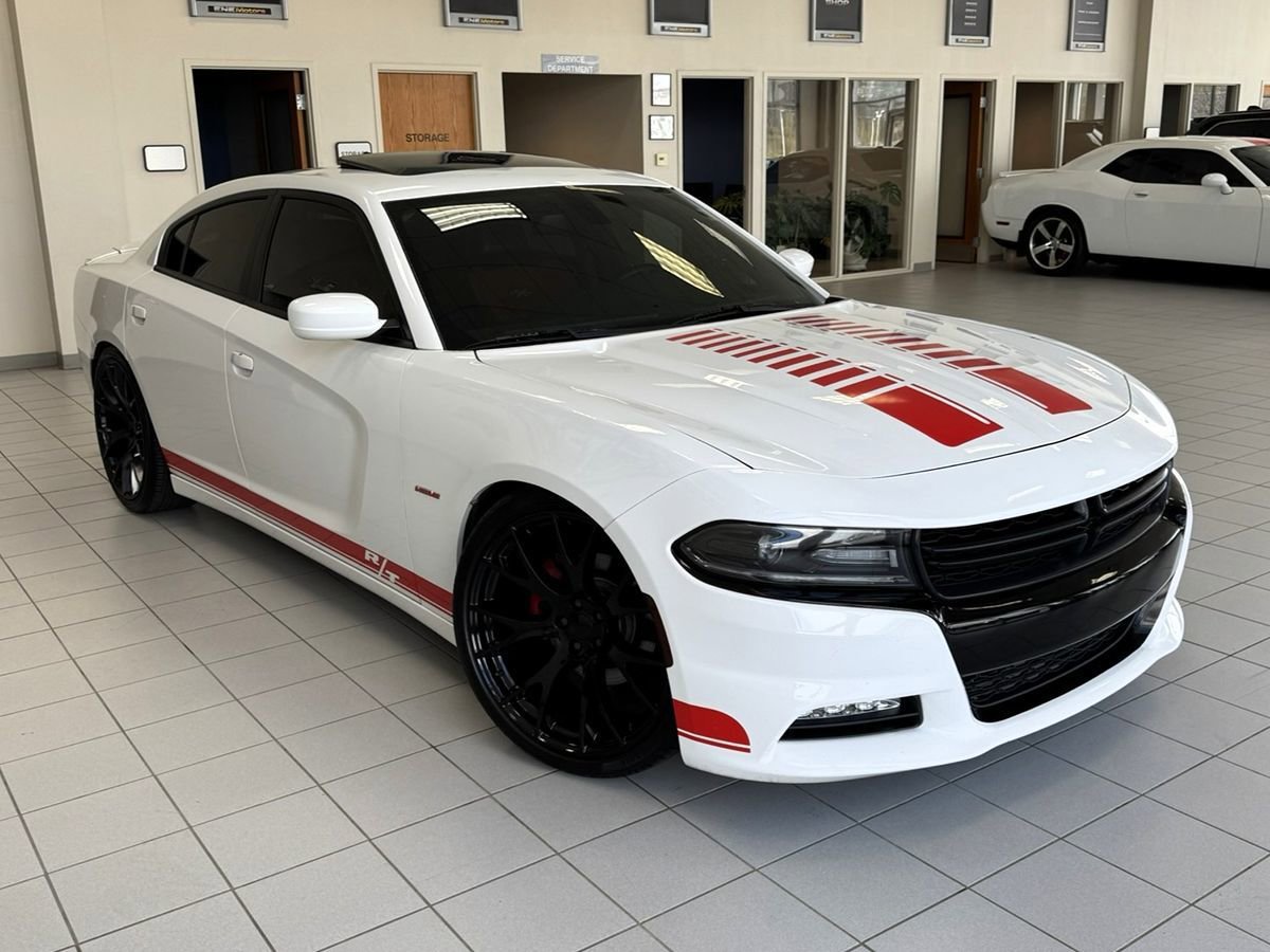 Used 2015 Dodge Charger R/T RWD image 9