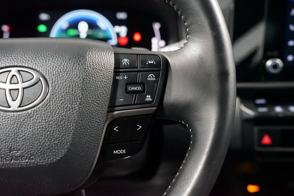 Certified 2025 Toyota Camry SE image 13