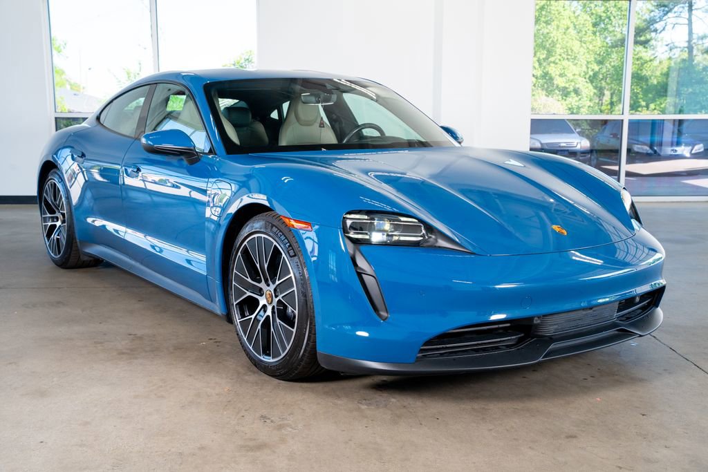 Used 2024 Porsche Taycan image 4