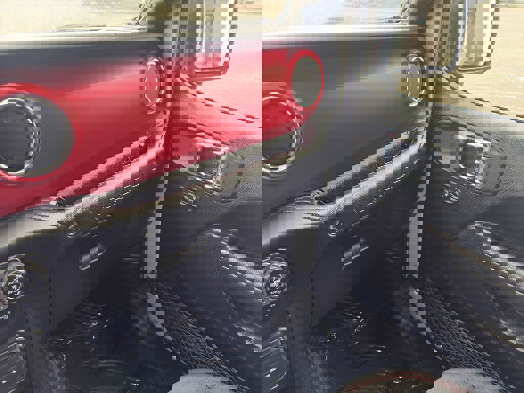 Used 2023 Jeep Wrangler Unlimited Rubicon image 15