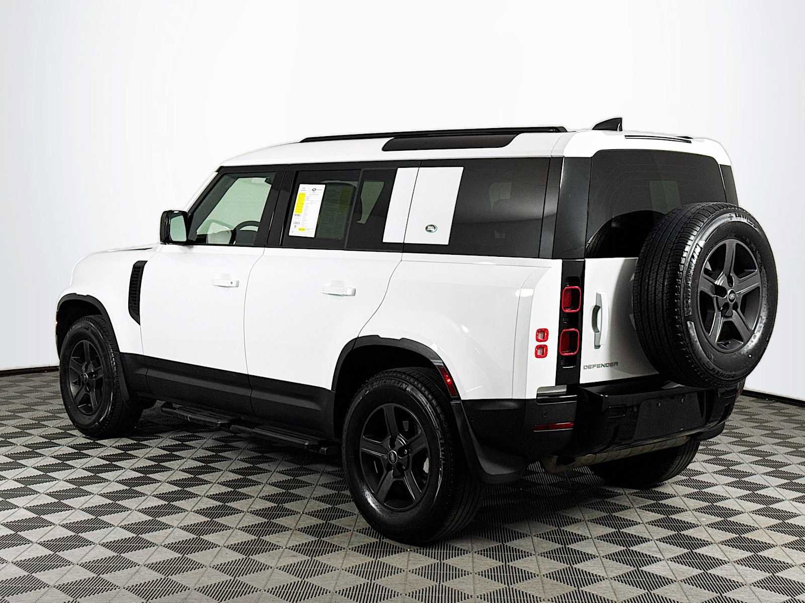 Certified 2022 Land Rover Defender 110 image 7