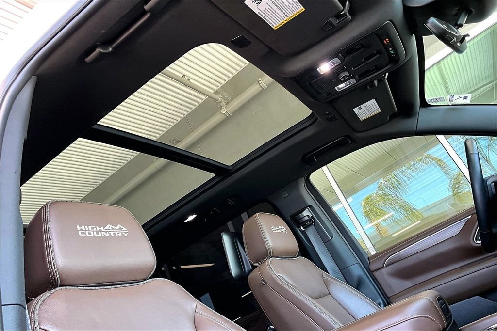 Used 2023 Chevrolet Suburban High Country w/ Premium Package AWD/4WD image 15