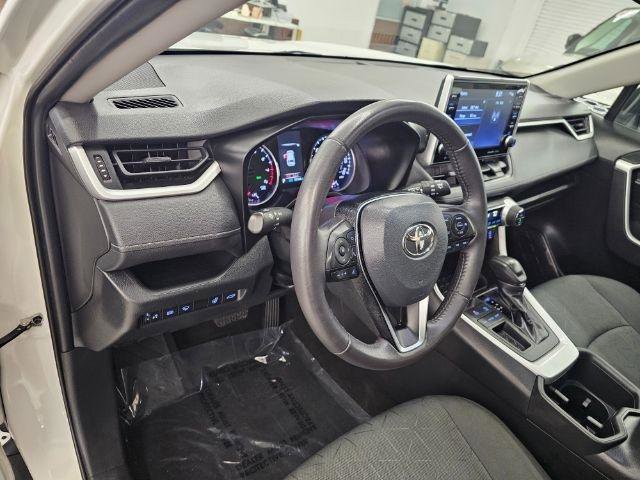 Used 2022 Toyota RAV4 XLE w/ Convenience Package FWD image 7
