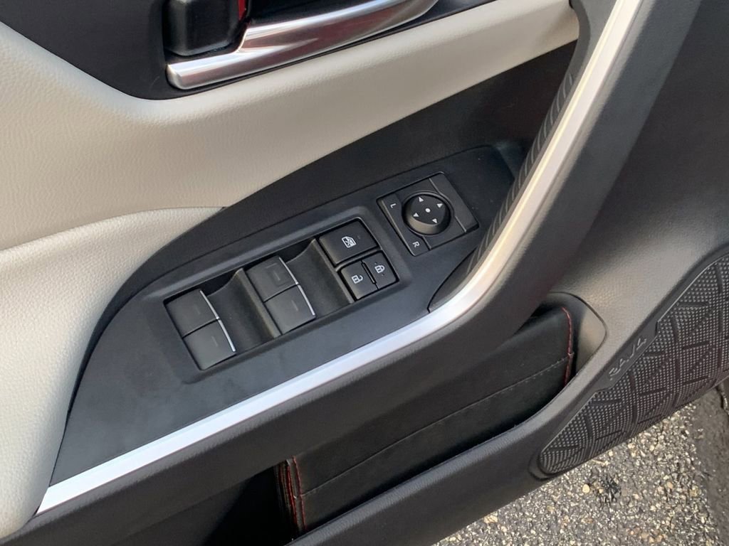 New 2025 Toyota RAV4 XLE w/ Convenience Package image 11