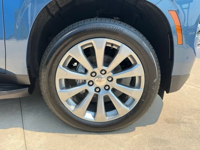 New 2026 Chevrolet Suburban Premier w/ Sun And Tow Package AWD/4WD image 5