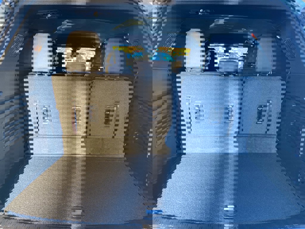 New 2026 Chevrolet Traverse LT w/ Midnight/Sport Edition image 13