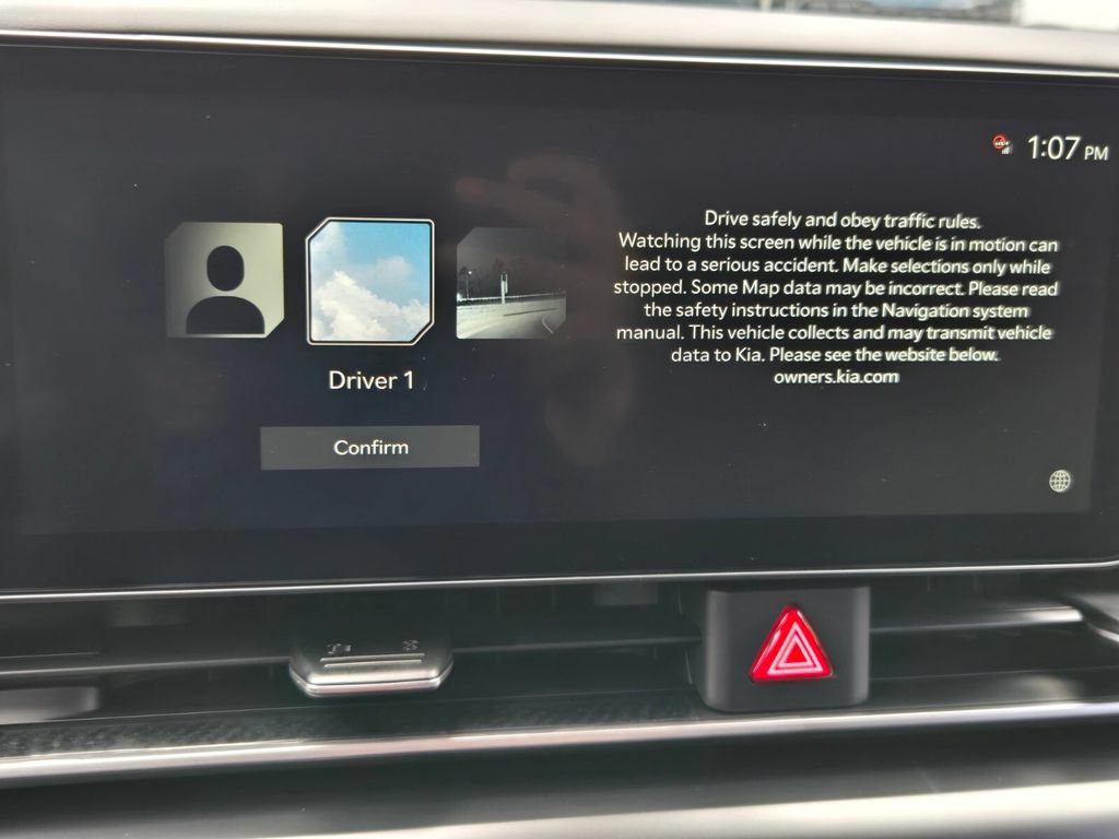 New 2027 Kia Carnival LXS FWD image 10