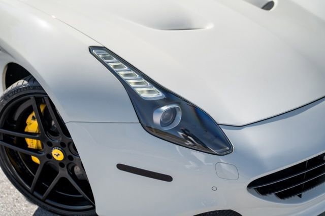 Used 2016 Ferrari California T image 89