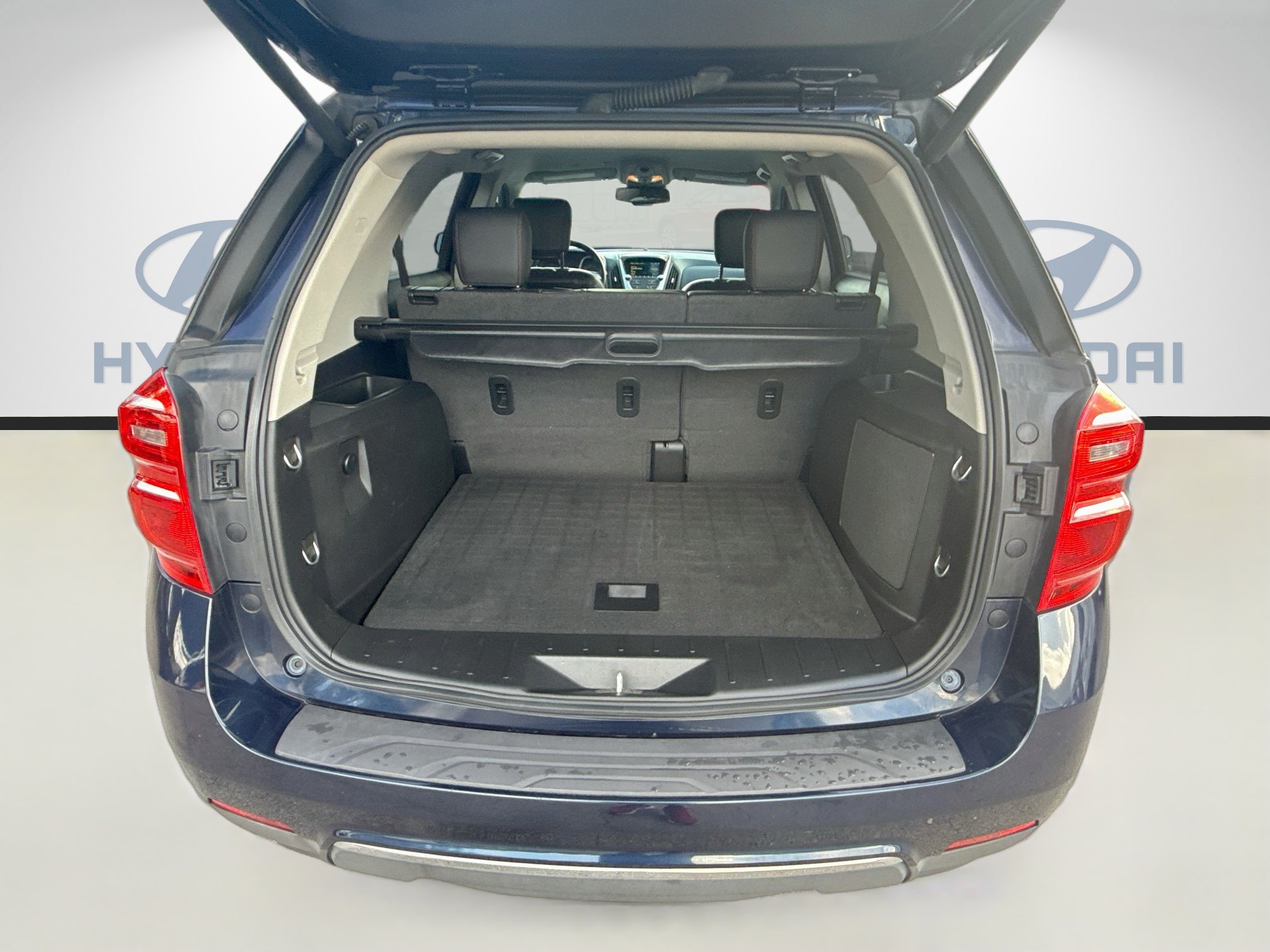 Used 2017 Chevrolet Equinox Premier w/ Enhanced Convenience Package FWD image 23