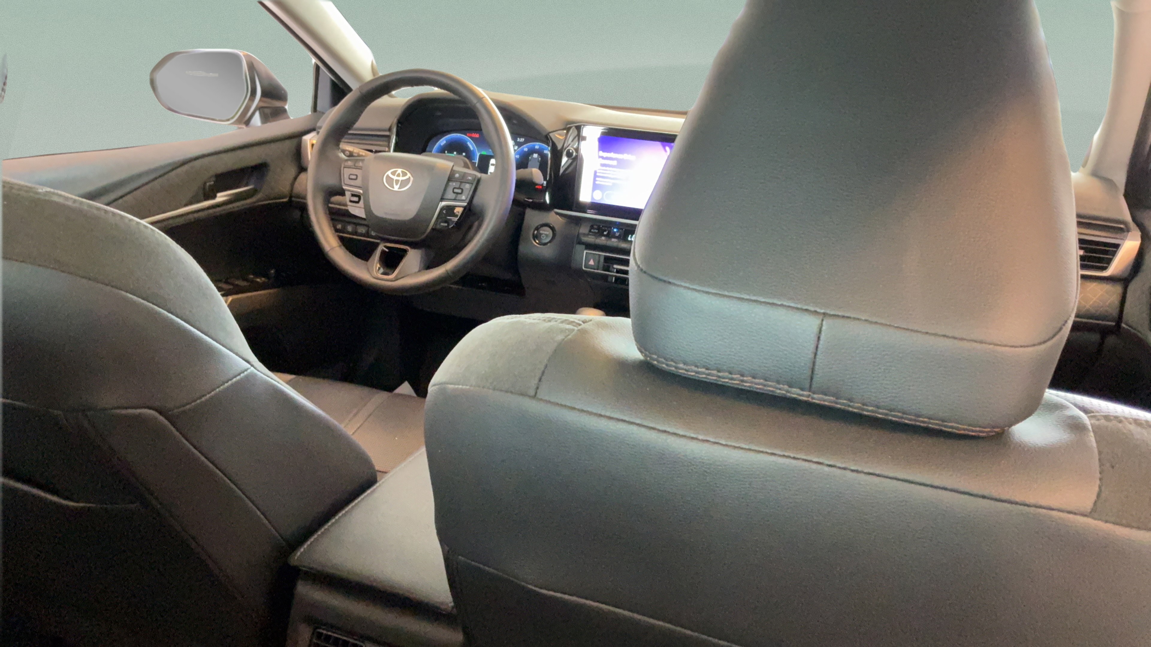 Certified 2025 Toyota Camry XLE w/ Premium Plus Package FWD image 32