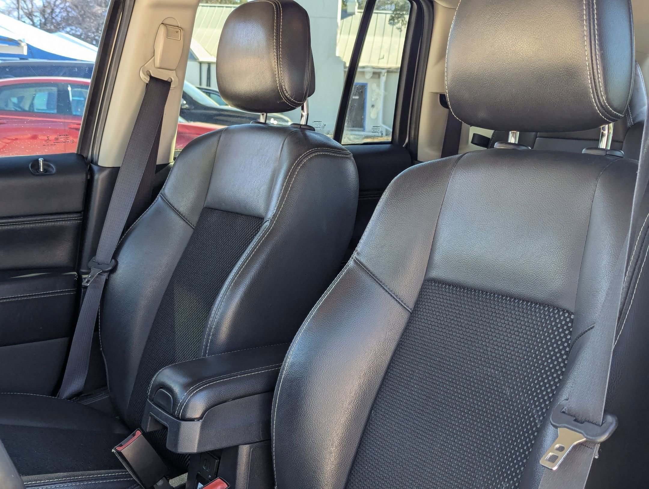 Used 2016 Jeep Compass Latitude image 13