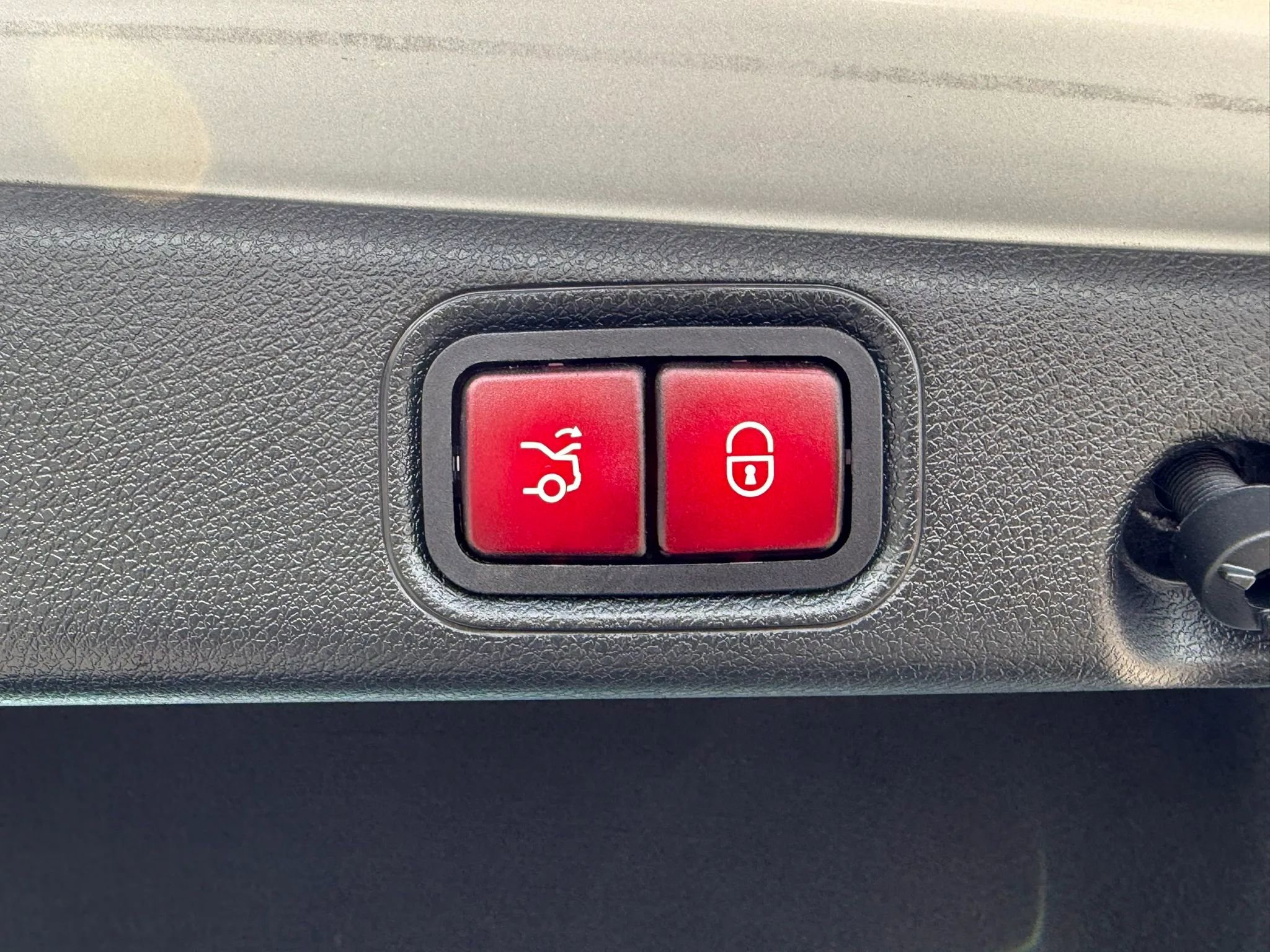 Used 2018 Mercedes-Benz E 300 image 14