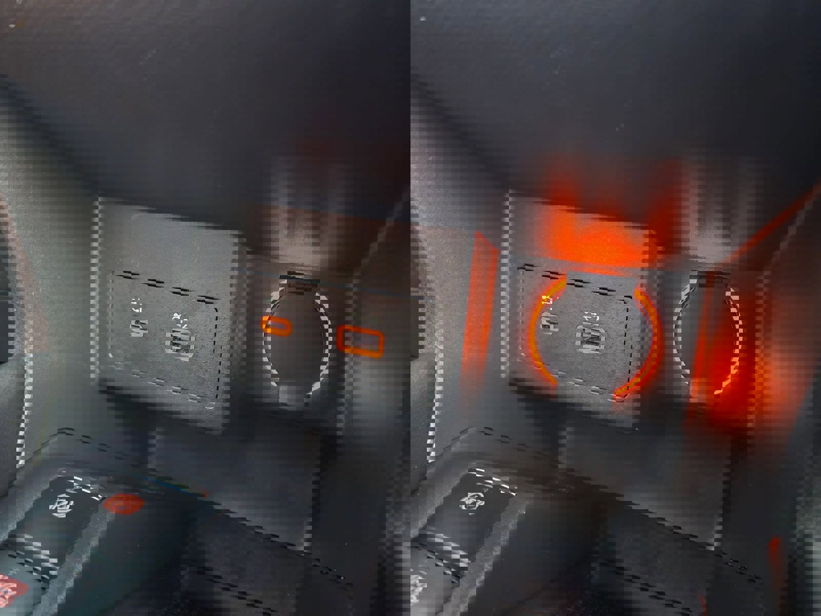 Used 2024 Nissan Kicks SV image 19