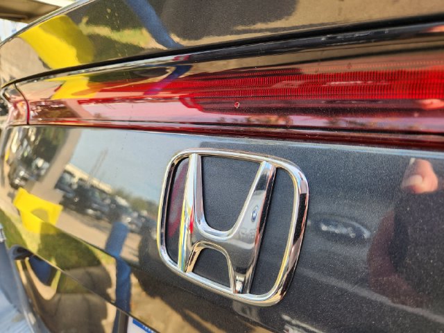 Used 2024 Honda Civic EX-L image 9