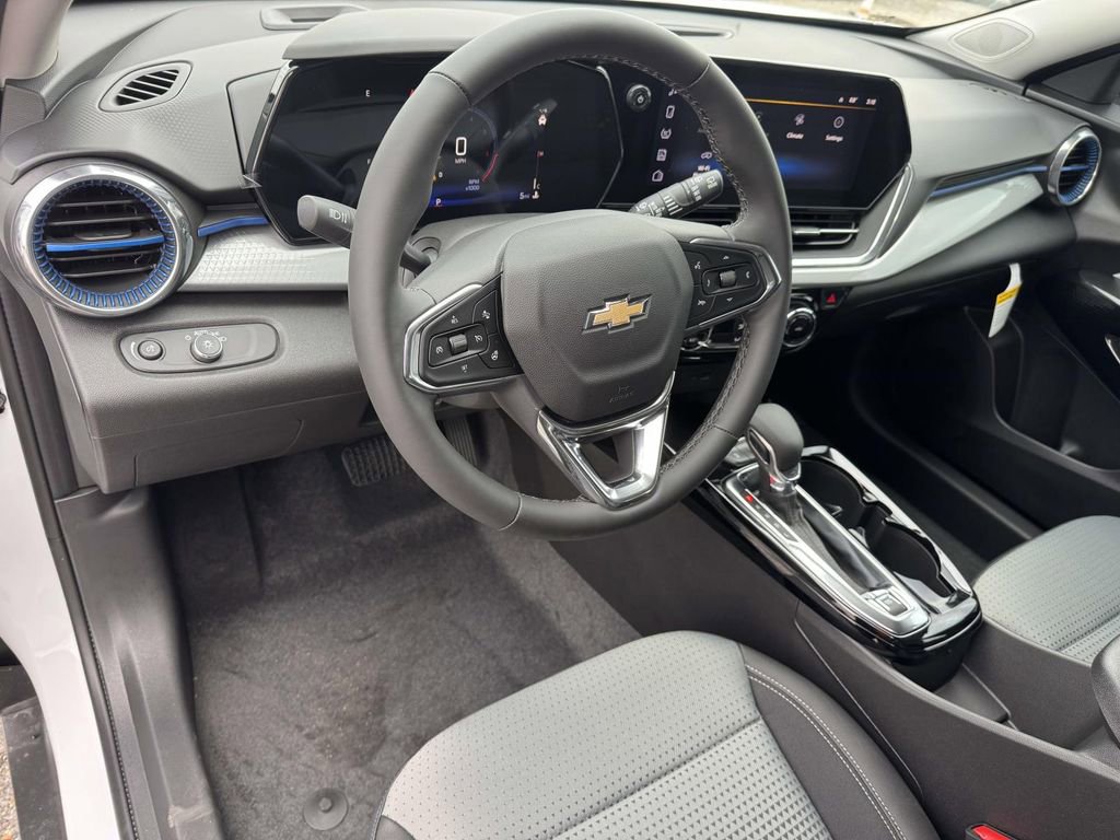 New 2026 Chevrolet Trax LT w/ Sunroof Package image 18