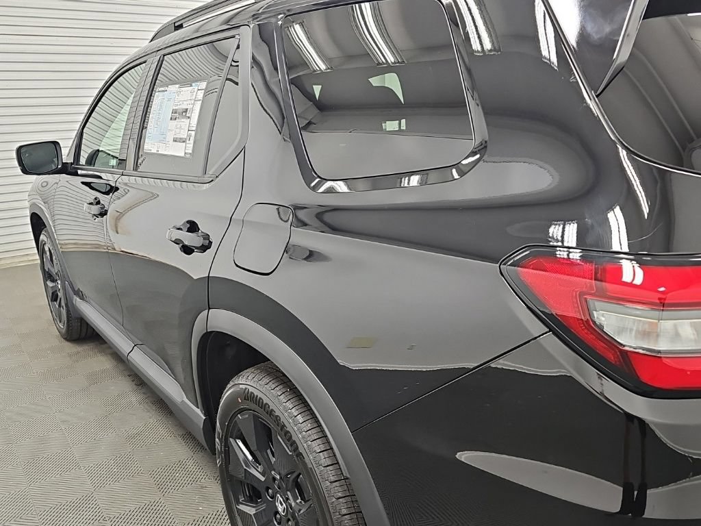 New 2026 Honda Pilot Black Edition image 6
