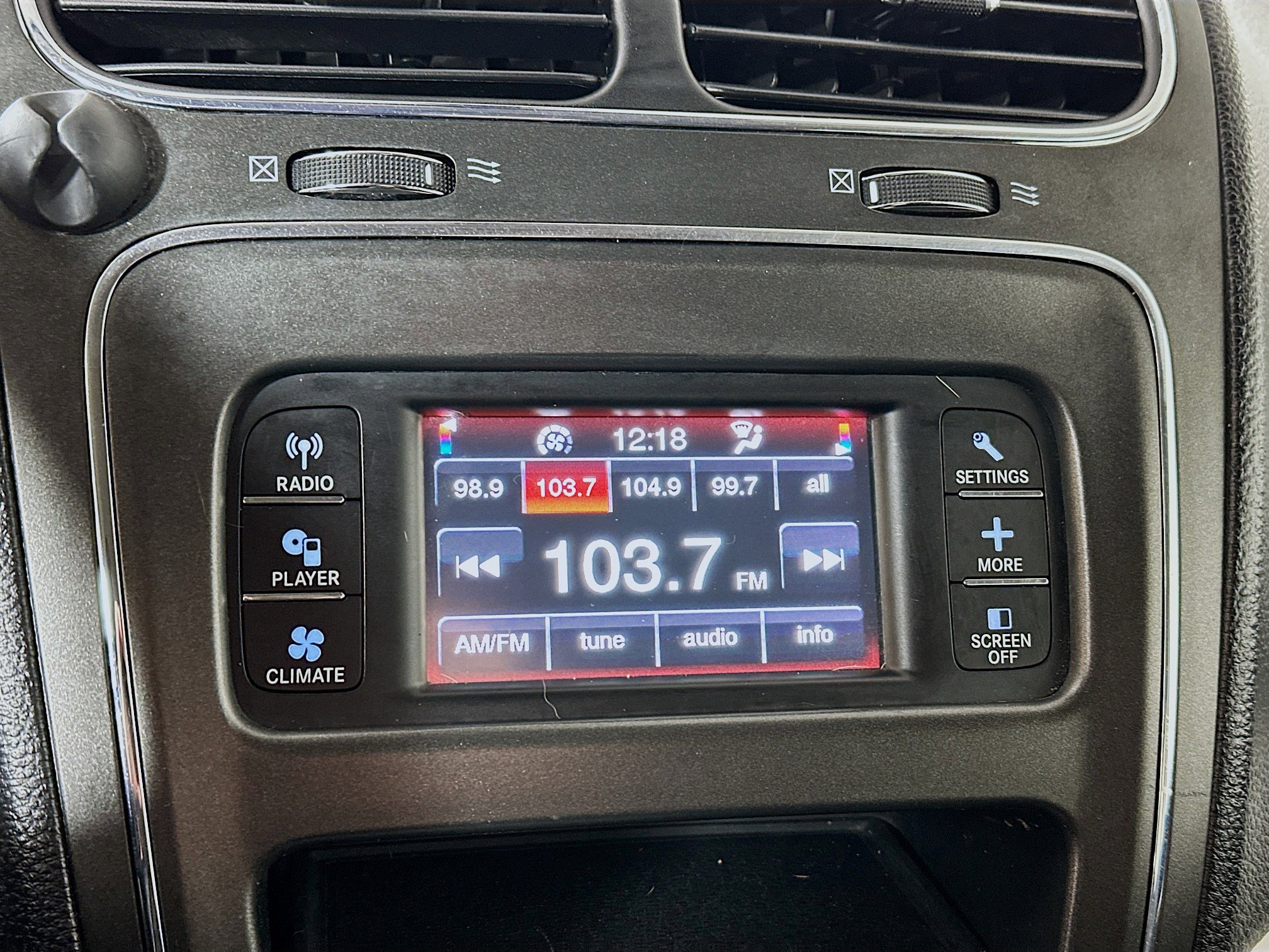 Used 2019 Dodge Journey SE image 14