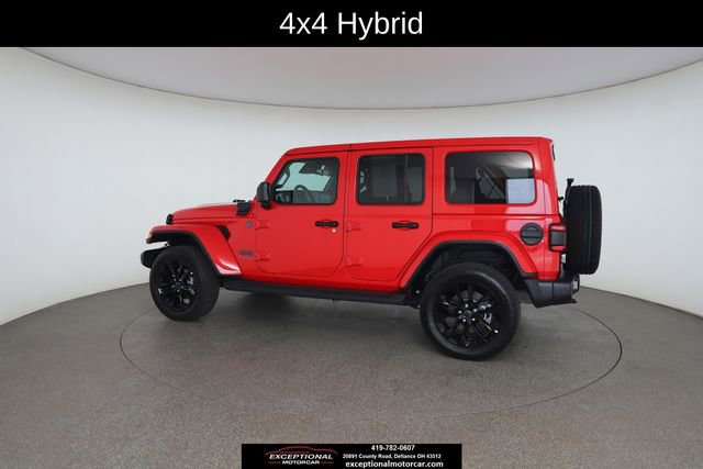 Used 2025 Jeep Wrangler Unlimited Sahara AWD/4WD image 9