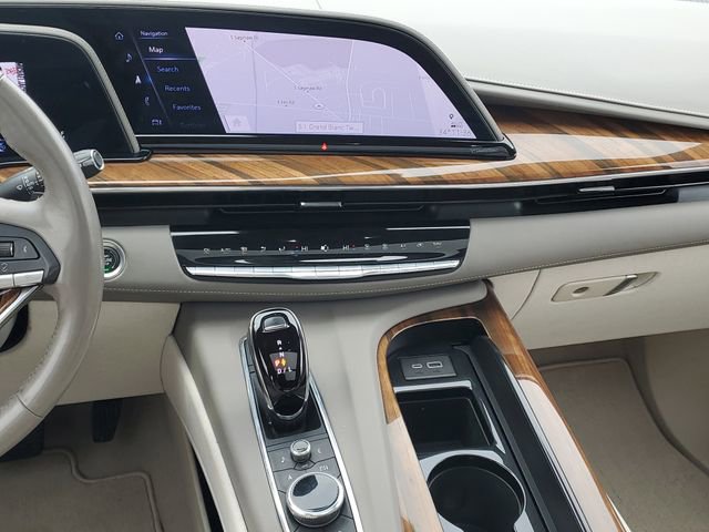 Certified 2024 Cadillac Escalade Premium Luxury Platinum image 31