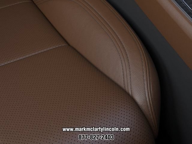 New 2026 Lincoln Aviator Reserve w/ Luxury Package RWD image 16