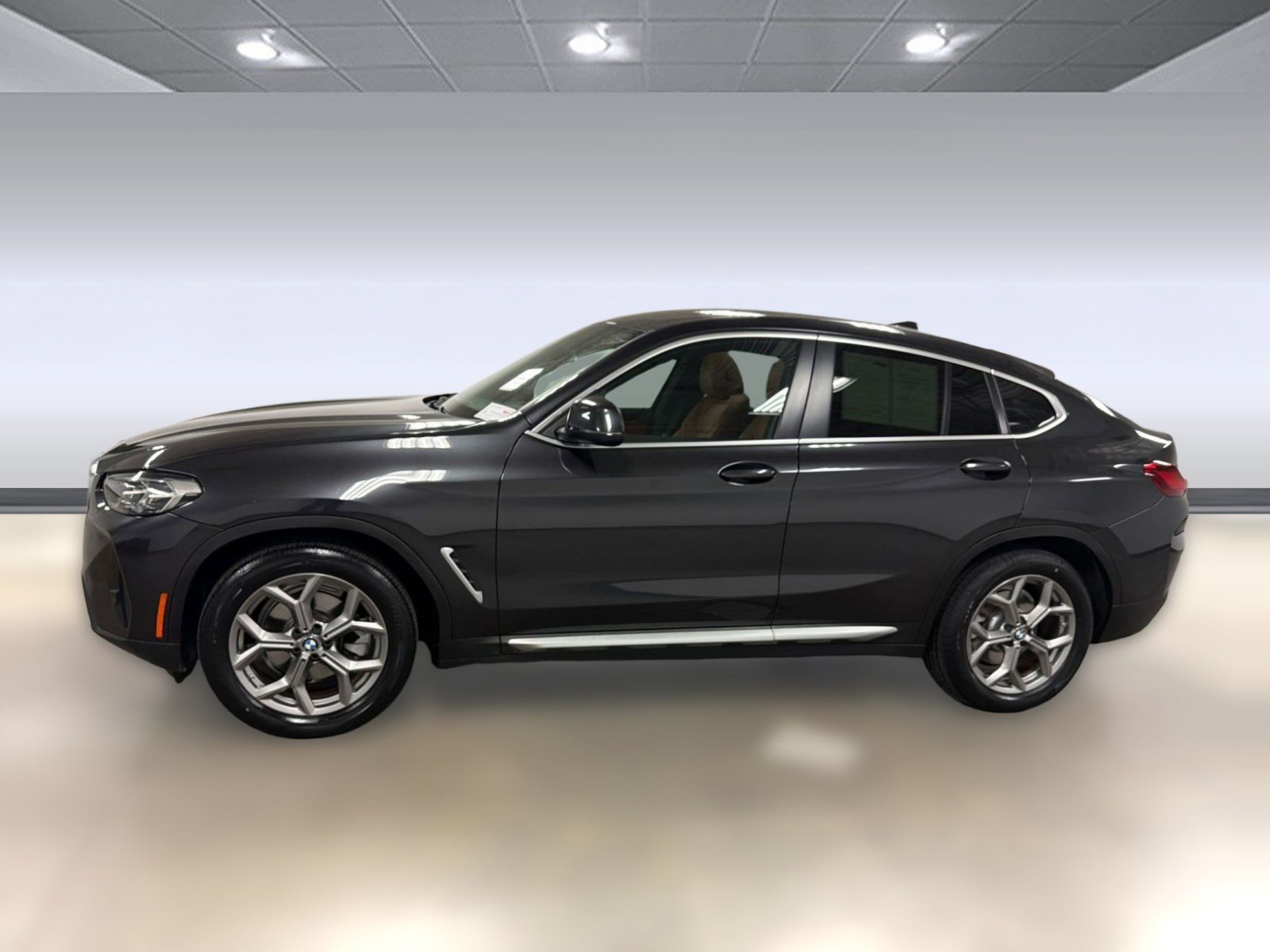 Certified 2023 BMW X4 xDrive30i w/ Premium Package image 2