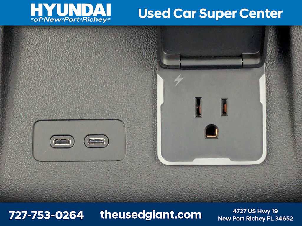 Used 2024 Cadillac Lyriq Luxury RWD image 18