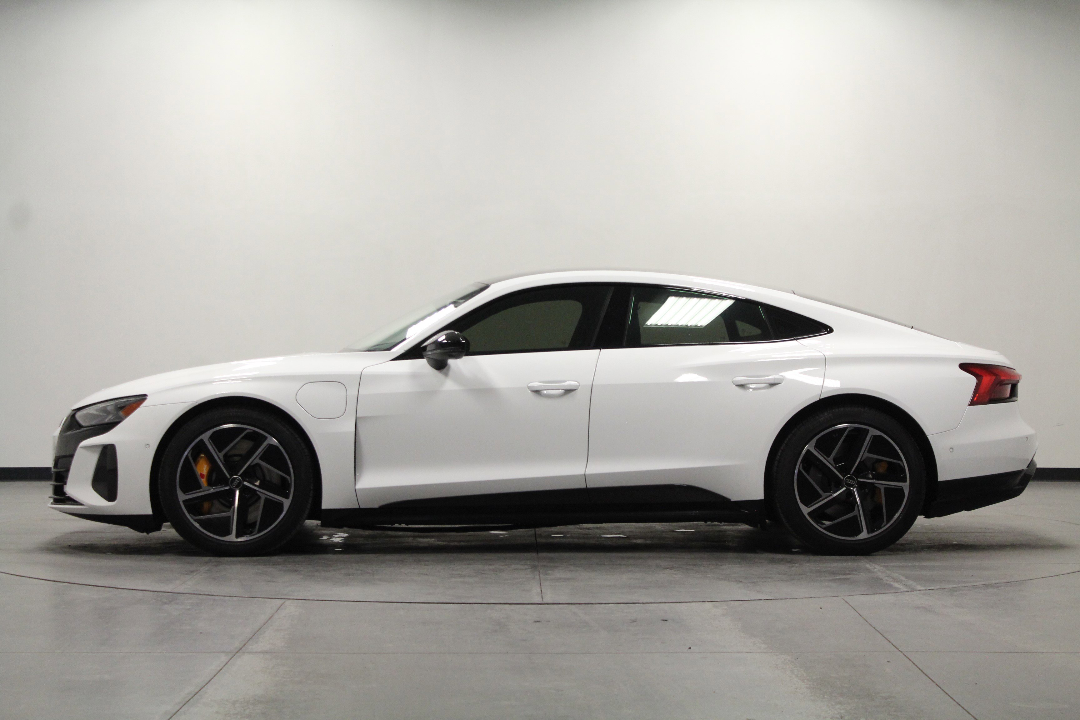 Used 2023 Audi RS e-tron GT w/ Carbon Performance Package image 7