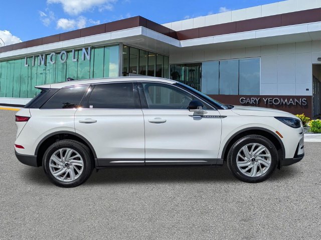 Certified 2024 Lincoln Corsair FWD image 3