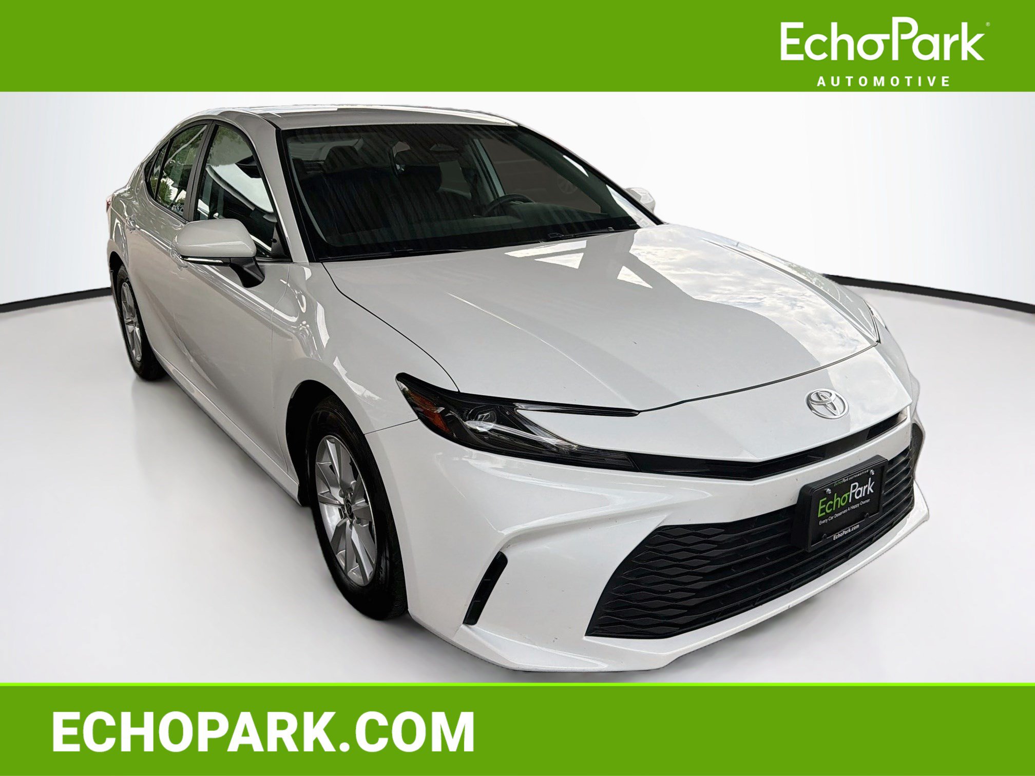 Used 2025 Toyota Camry LE FWD image 1