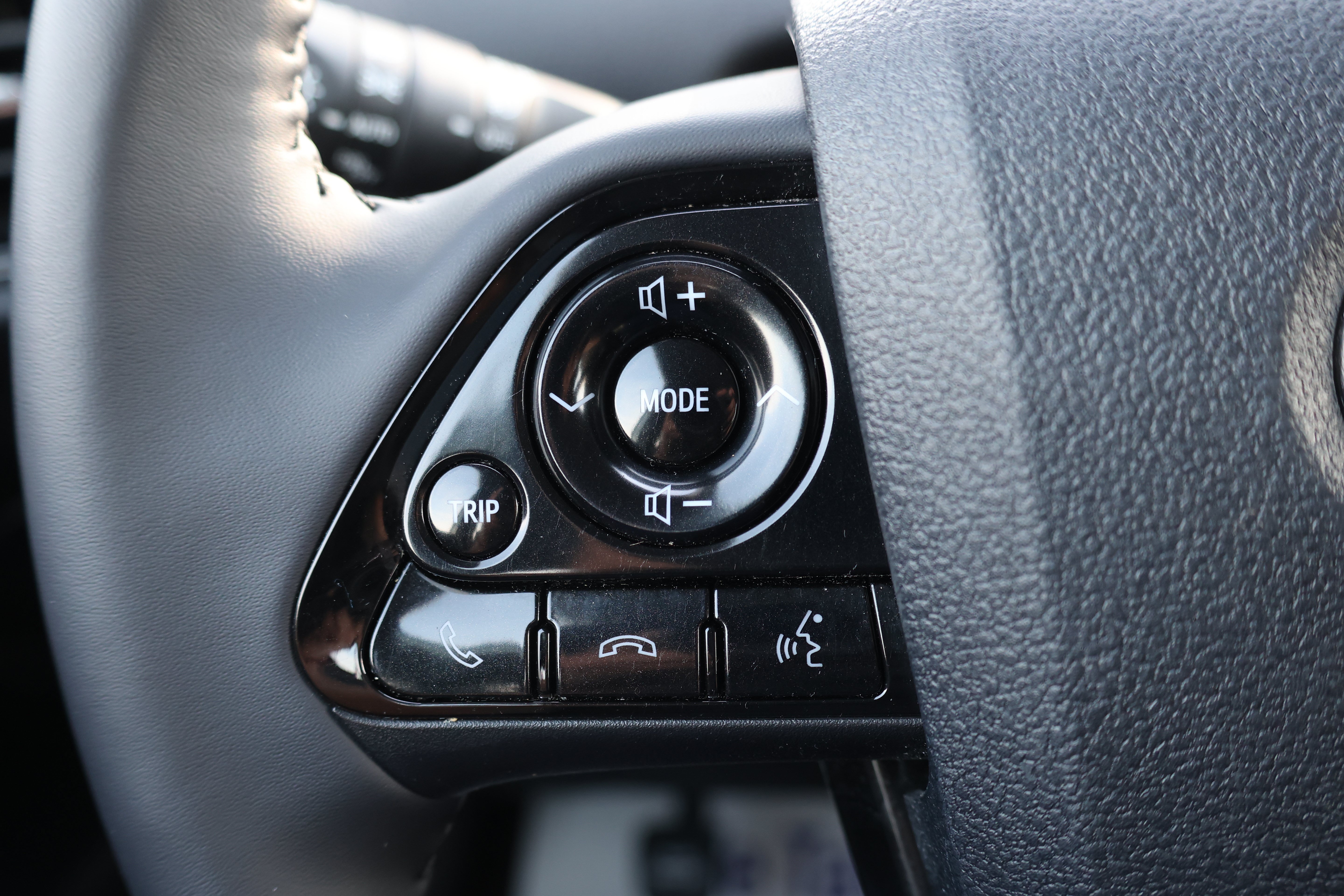 Certified 2020 Toyota Prius XLE AWD/4WD image 25