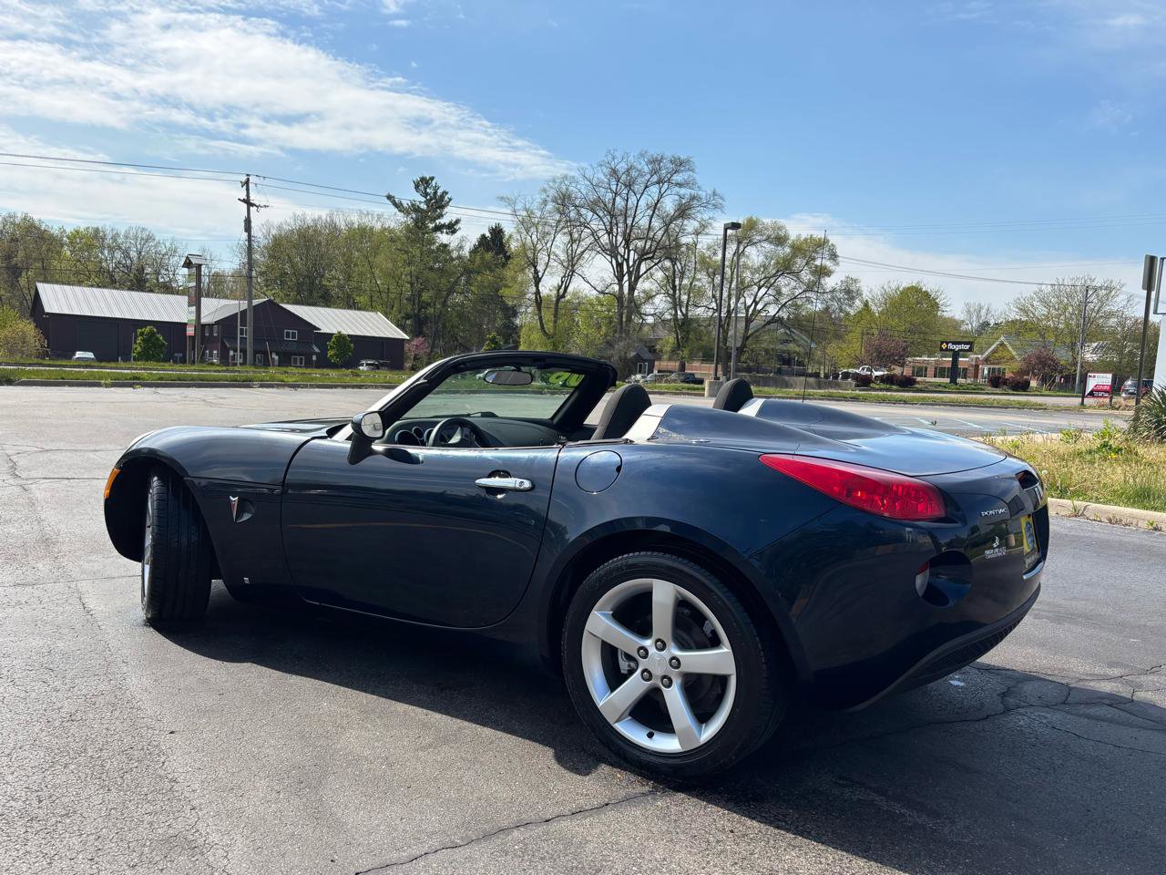 Used 2006 Pontiac Solstice Convertible w/ Power Package RWD image 3