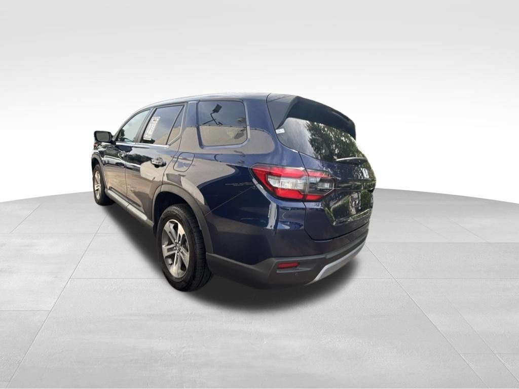 Used 2025 Honda Pilot EX-L image 4