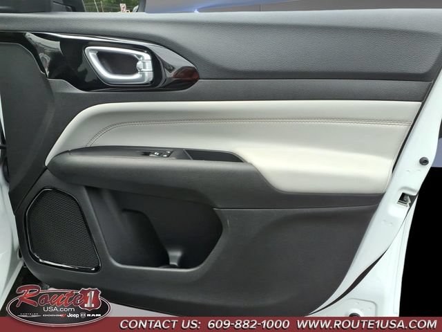 Used 2025 Jeep Compass Limited w/ Elite Group AWD/4WD image 14