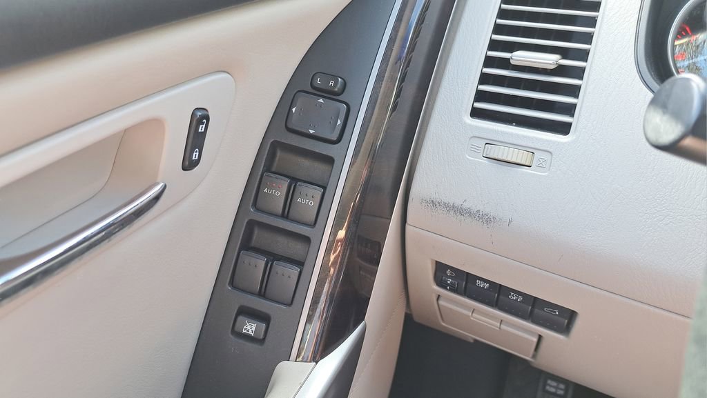 Used 2012 MAZDA CX-9 Grand Touring w/ Moonroof & Bose Audio Pkg image 23