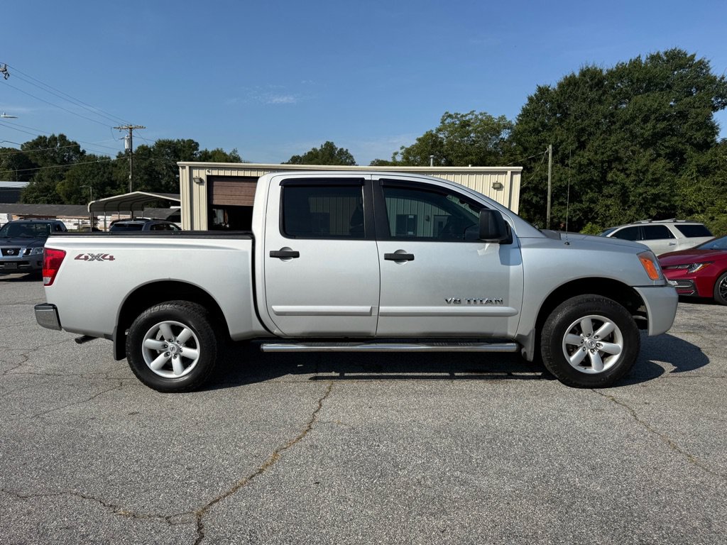 Used 2012 Nissan Titan SV w/ SV Premium Utility Pkg AWD/4WD image 8