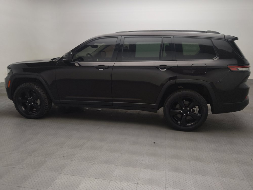 Used 2023 Jeep Grand Cherokee L Limited w/ Black Appearance Package AWD/4WD image 3