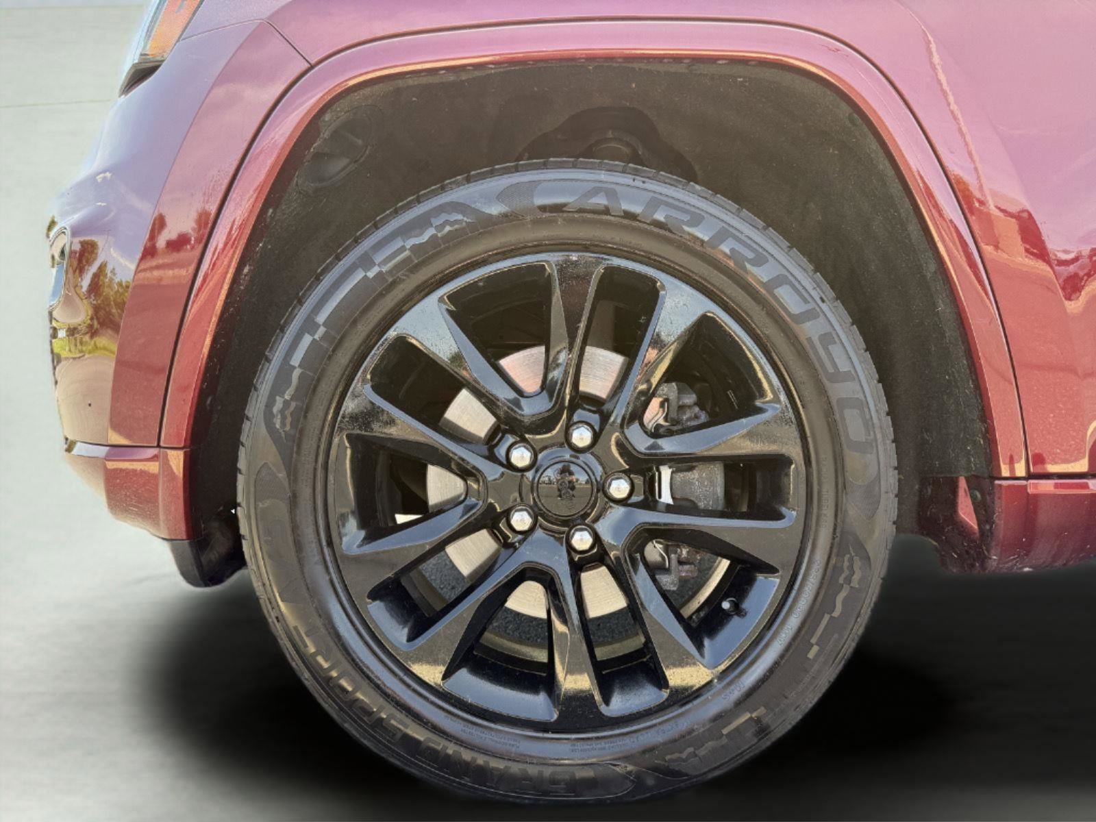 Used 2021 Jeep Grand Cherokee Laredo X AWD/4WD image 32