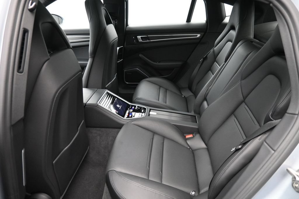 Certified 2023 Porsche Panamera Platinum Edition RWD image 7