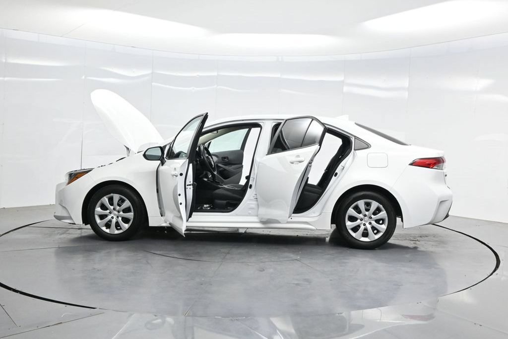 Used 2025 Toyota Corolla LE FWD image 52